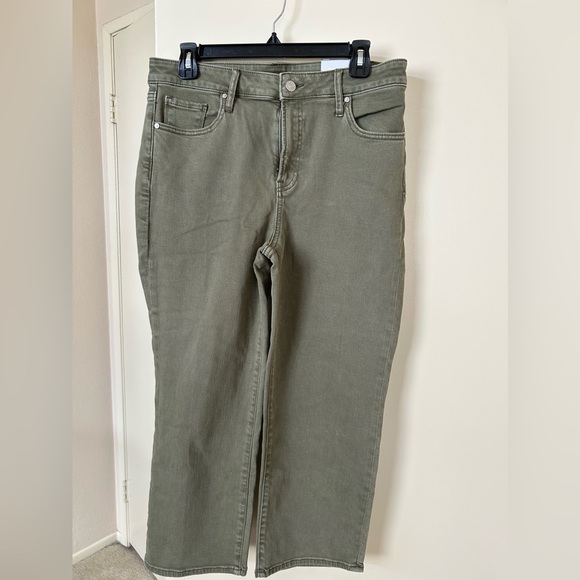 New with Tags! Chico’s High Rise Straight Leg Crop Olive Jean- Size 1 (8) - Picture 1 of 6